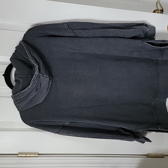 Style & Co. - Picture 3 of 5